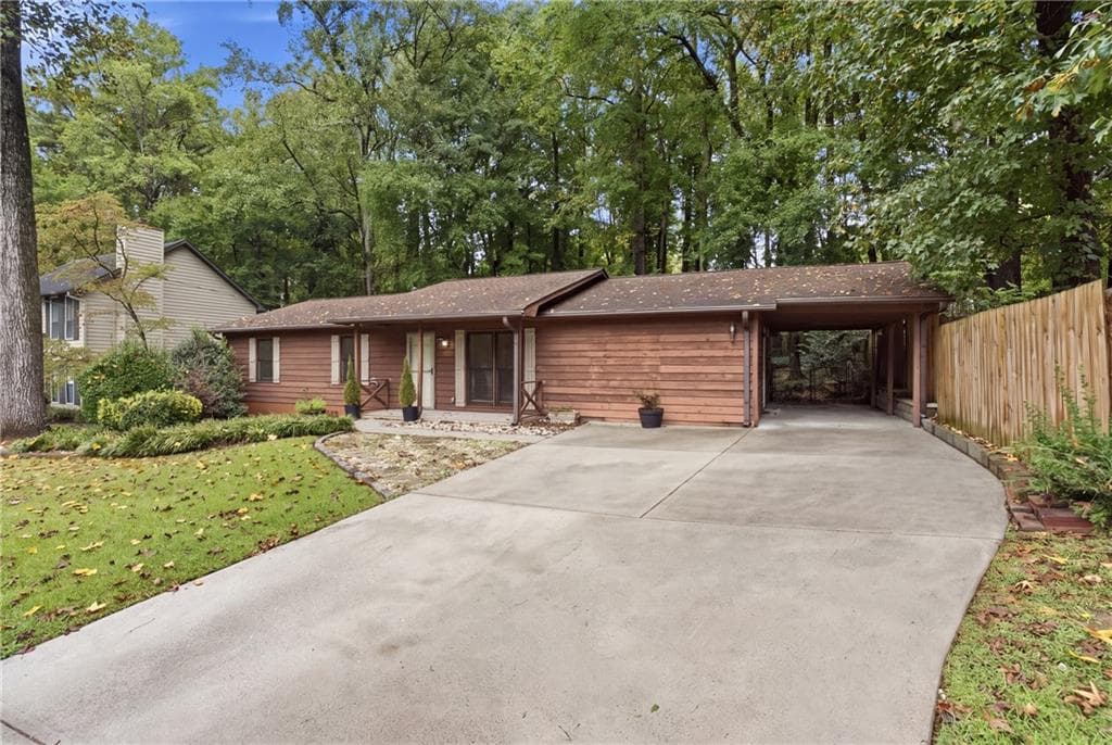 4 bedroom, 2 bathroom, 1,456 sq ft single family residence for rent at 3095 Woodland Drive, Kennesaw, GA 30152 for $2,300 a month — photo 2