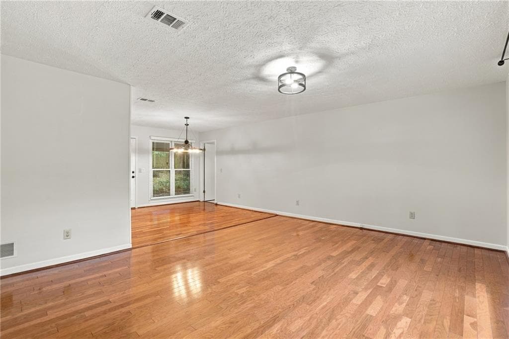 4 bedroom, 2 bathroom, 1,456 sq ft single family residence for rent at 3095 Woodland Drive, Kennesaw, GA 30152 for $2,300 a month — photo 5