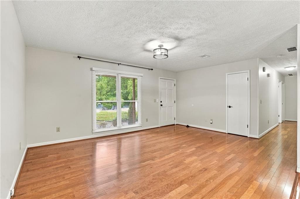 4 bedroom, 2 bathroom, 1,456 sq ft single family residence for rent at 3095 Woodland Drive, Kennesaw, GA 30152 for $2,300 a month — photo 7