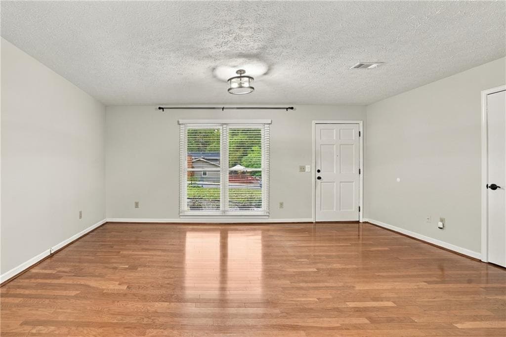 4 bedroom, 2 bathroom, 1,456 sq ft single family residence for rent at 3095 Woodland Drive, Kennesaw, GA 30152 for $2,300 a month — photo 8