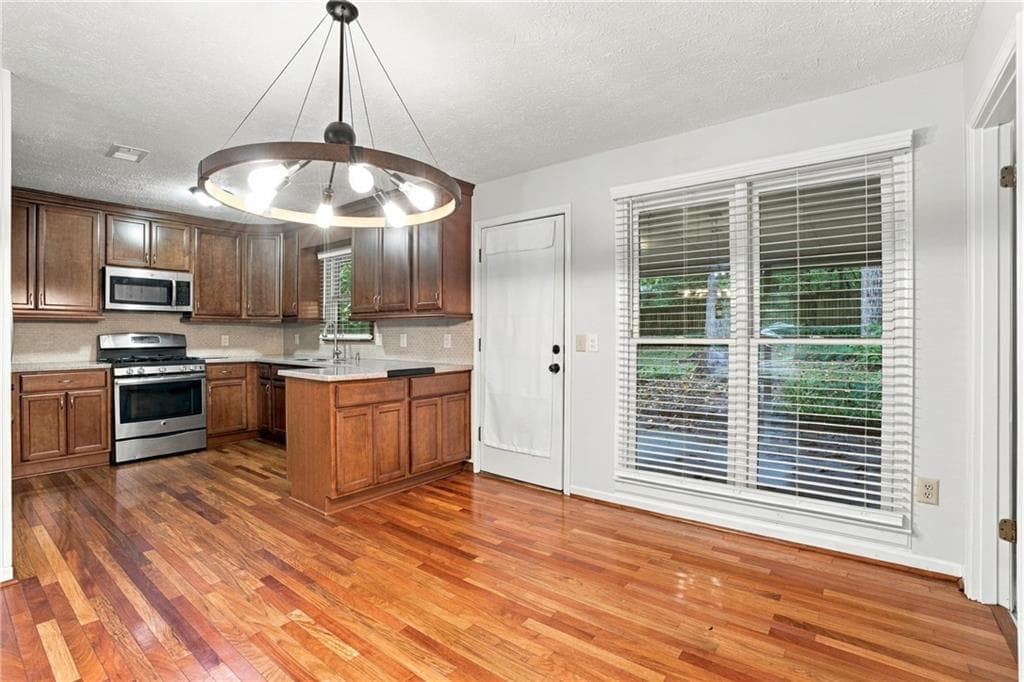 4 bedroom, 2 bathroom, 1,456 sq ft single family residence for rent at 3095 Woodland Drive, Kennesaw, GA 30152 for $2,300 a month — photo 10