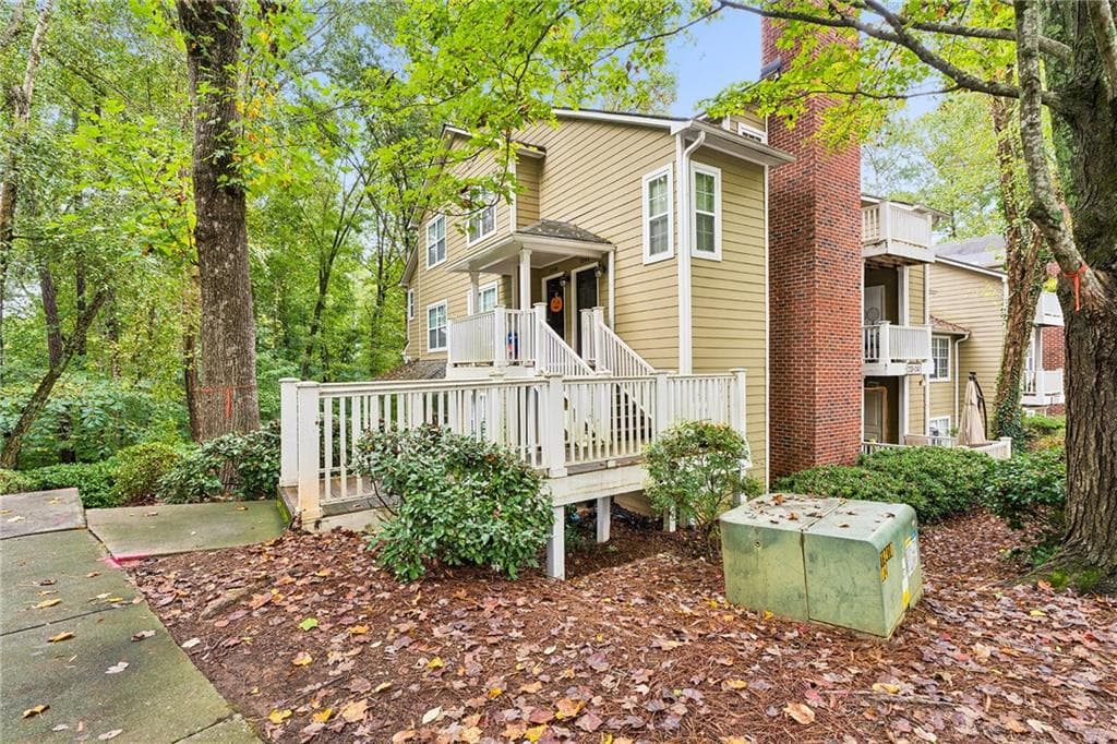 2 bedroom, 2 bathroom, 1,017 sq ft condominium for sale at 2144 River Heights Court, Marietta, GA 30067