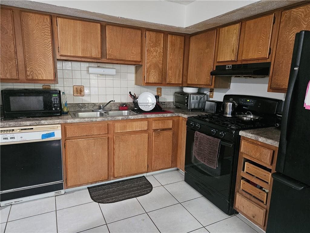 2 bedroom, 3 bathroom, 1,280 sq ft townhouse for sale at 5599 Marbut Road, Lithonia, GA 30058 — photo 4