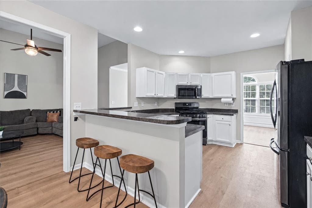 3 bedroom, 2 bathroom, 1,604 sq ft single family residence for sale at 2815 Emerald Court, Atlanta, GA 30311 — photo 3