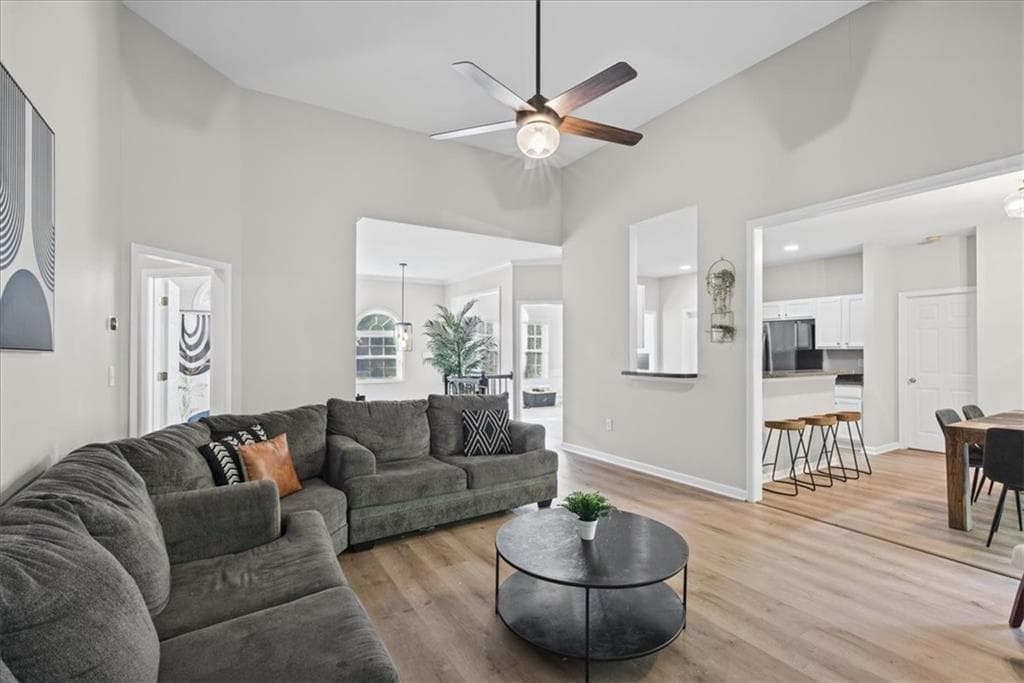 3 bedroom, 2 bathroom, 1,604 sq ft single family residence for sale at 2815 Emerald Court, Atlanta, GA 30311 — photo 2