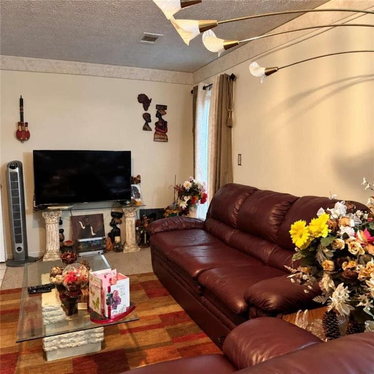 4 bedroom, 3 bathroom, 1,720 sq ft single family residence for sale at 7571 Kevin Pl, Jonesboro, GA 30236 — photo 3
