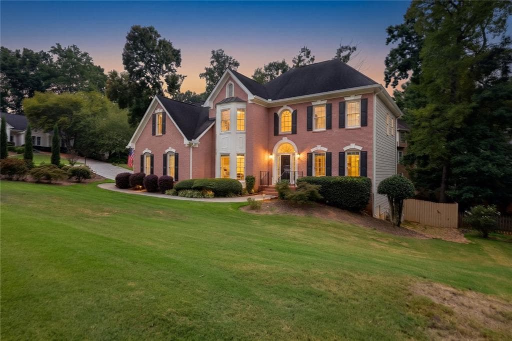 7 bedroom, 4 bathroom, 4,598 sq ft single family residence for sale at 1055 Whitehawk Trail, Lawrenceville, GA 30043 — photo 3