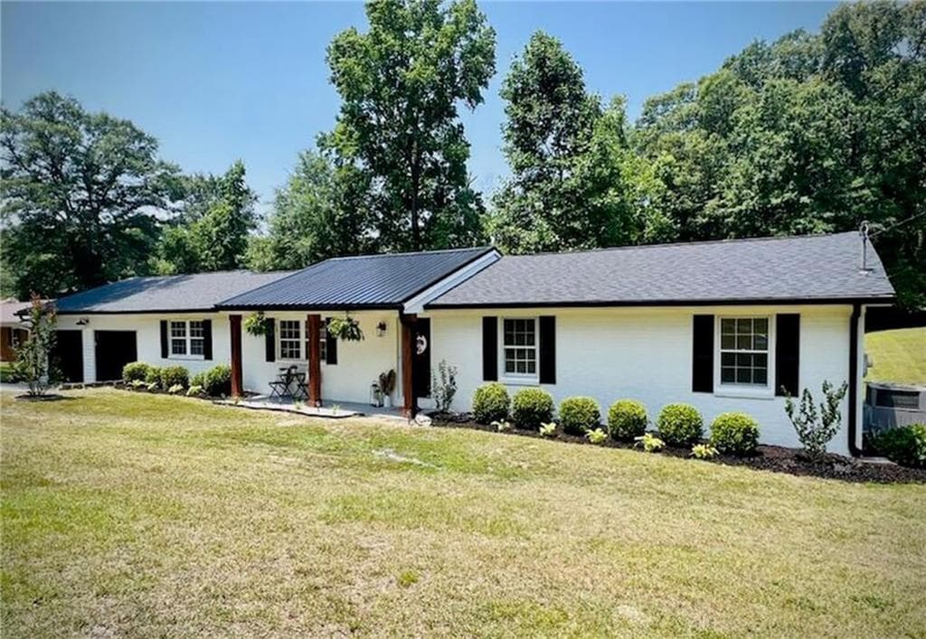 3 bedroom, 3 bathroom, 1,700 sq ft single family residence for sale at 7151 Curtis Drive, Macon, GA 31216