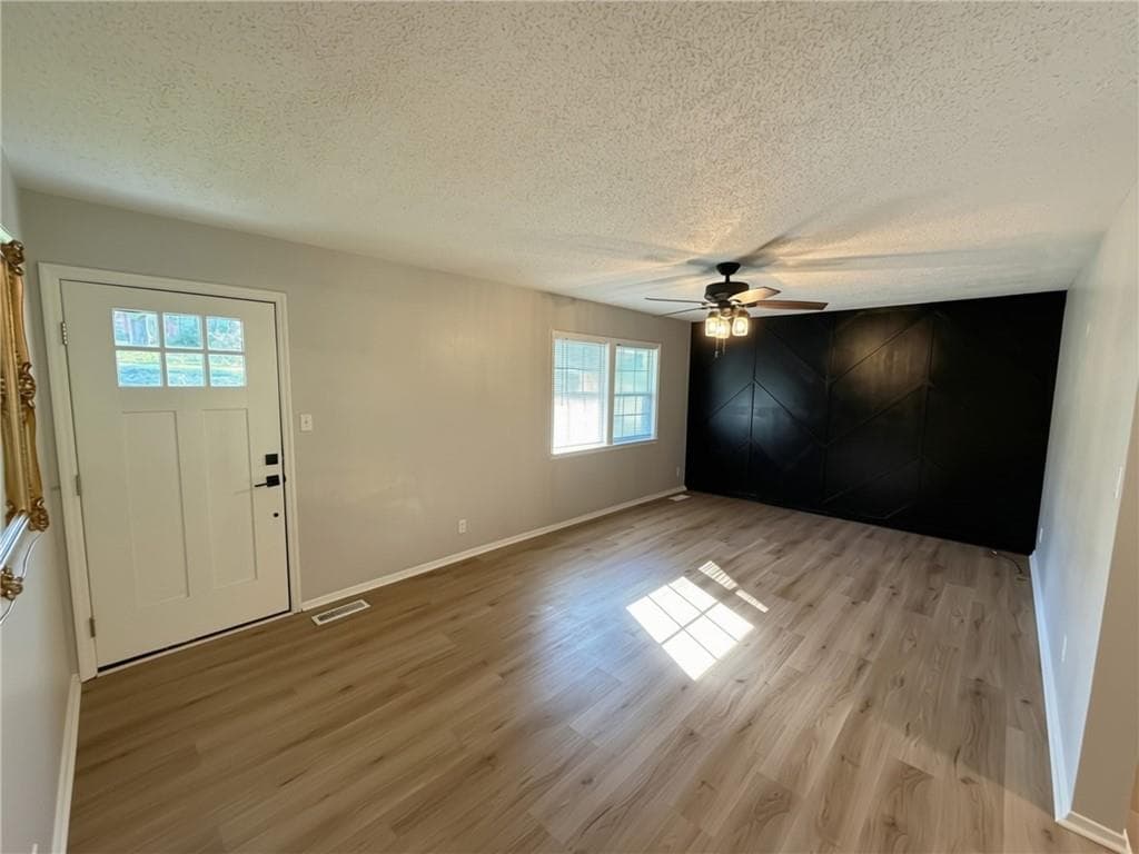 3 bedroom, 3 bathroom, 1,700 sq ft single family residence for sale at 7151 Curtis Drive, Macon, GA 31216 — photo 4