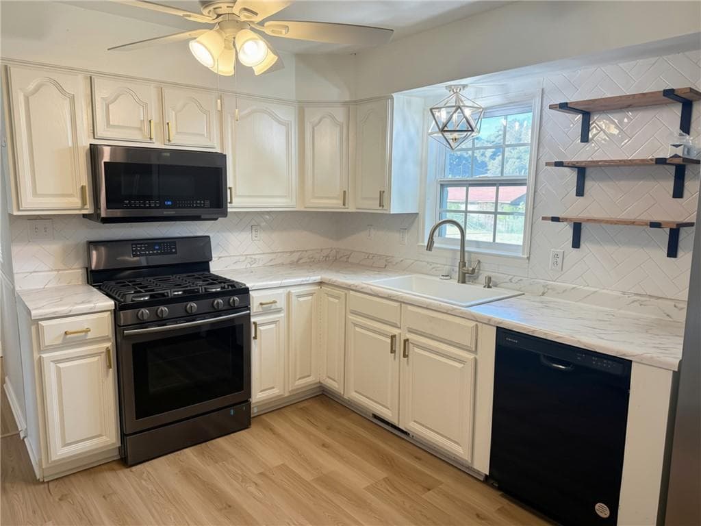 3 bedroom, 3 bathroom, 1,700 sq ft single family residence for sale at 7151 Curtis Drive, Macon, GA 31216 — photo 6