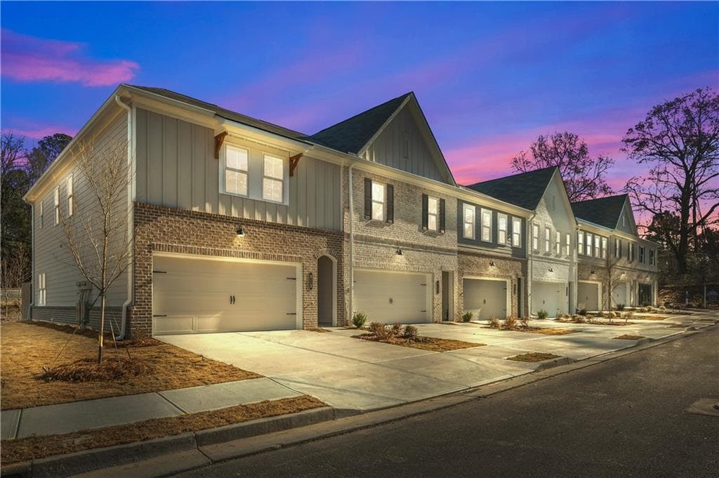 3 bedroom, 3 bathroom, 1,805 sq ft townhouse for sale at 541 Feldspar Way, Lawrenceville, GA 30043 — photo 2