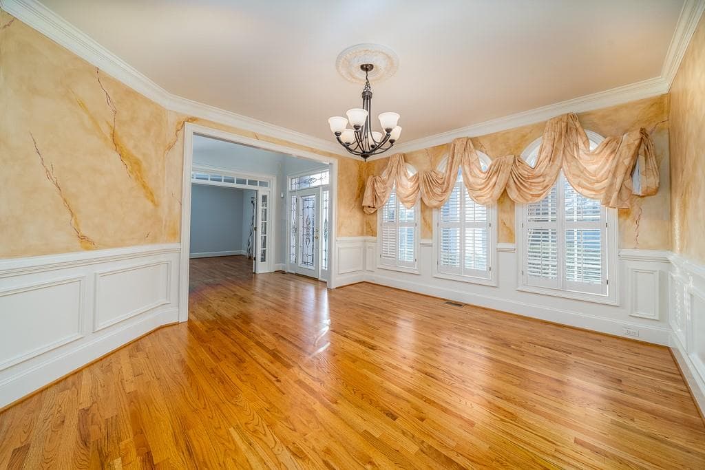 5 bedroom, 5 bathroom, 4,441 sq ft single family residence for rent at 9445 Stoney Ridge Lane, Johns Creek, GA 30022 for $4,250 a month — photo 9
