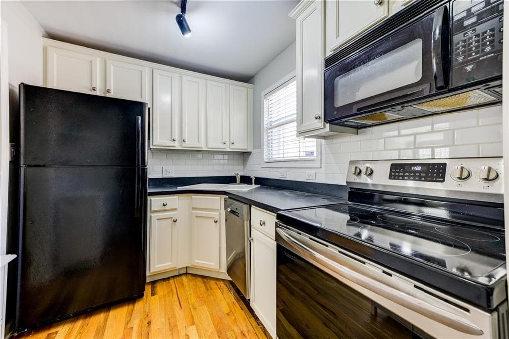 2 bedroom, 1 bathroom, 637 sq ft condominium for sale at 3206 Mathieson Drive 2, Atlanta, GA 30305 — photo 5