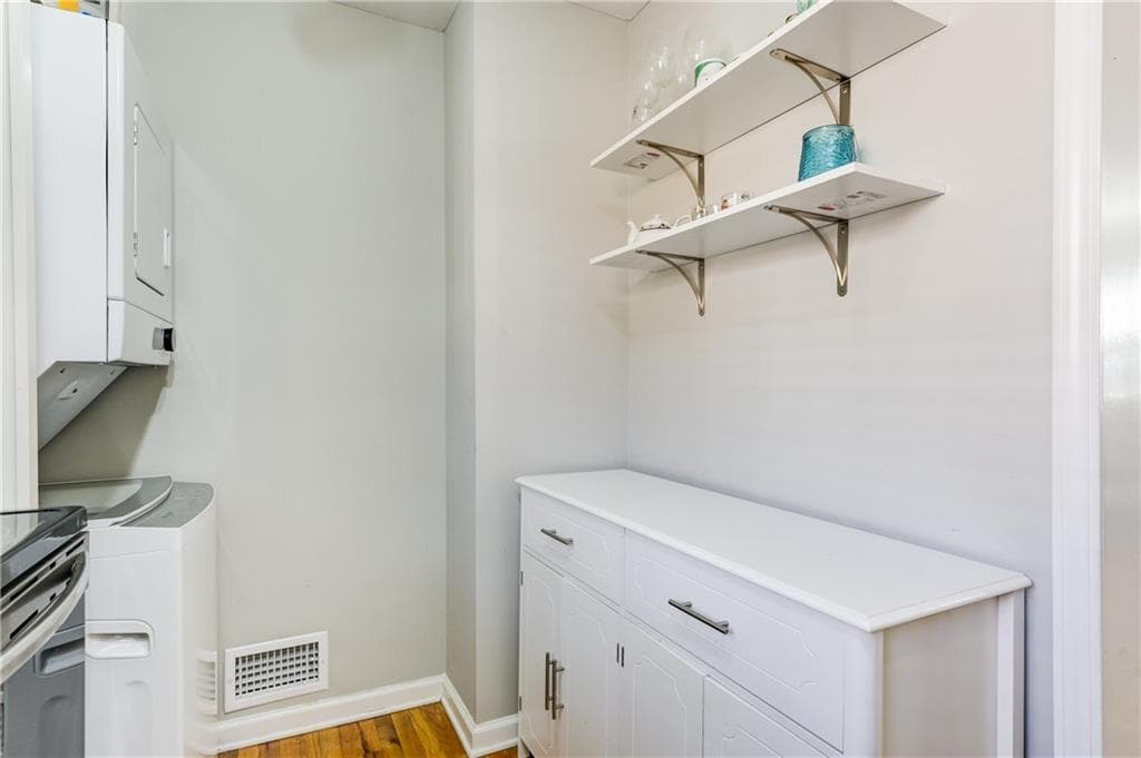 2 bedroom, 1 bathroom, 637 sq ft condominium for sale at 3206 Mathieson Drive 2, Atlanta, GA 30305 — photo 6