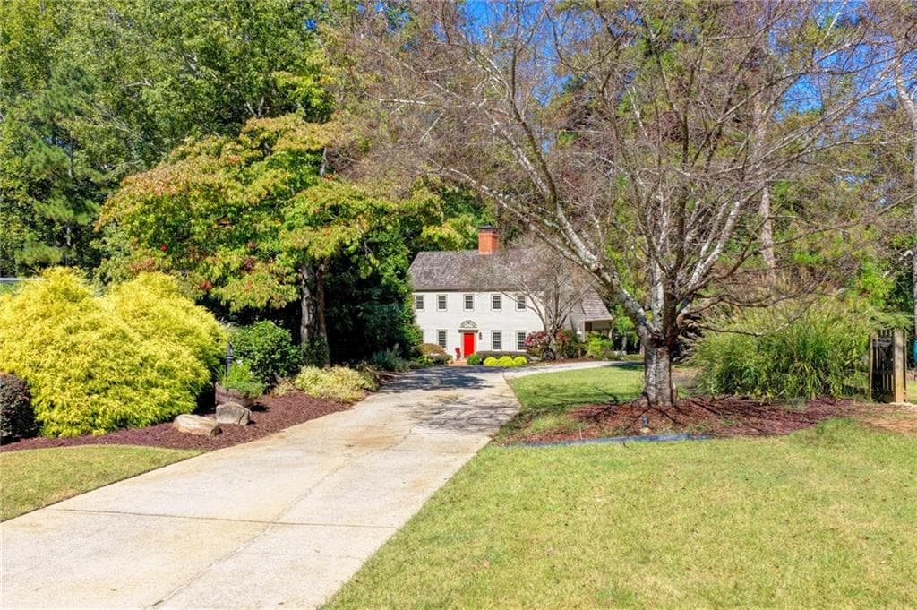 5 bedroom, 6 bathroom, 3,684 sq ft single family residence for sale at 675 Peace Creek Trace, Alpharetta, GA 30005 — photo 4