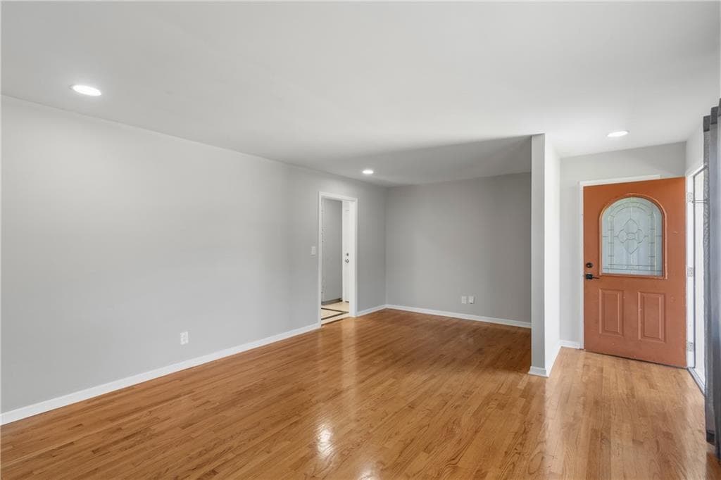 4 bedroom, 3 bathroom, 2,296 sq ft single family residence for sale at 2741 Elkhart Circle, Marietta, GA 30064 — photo 4