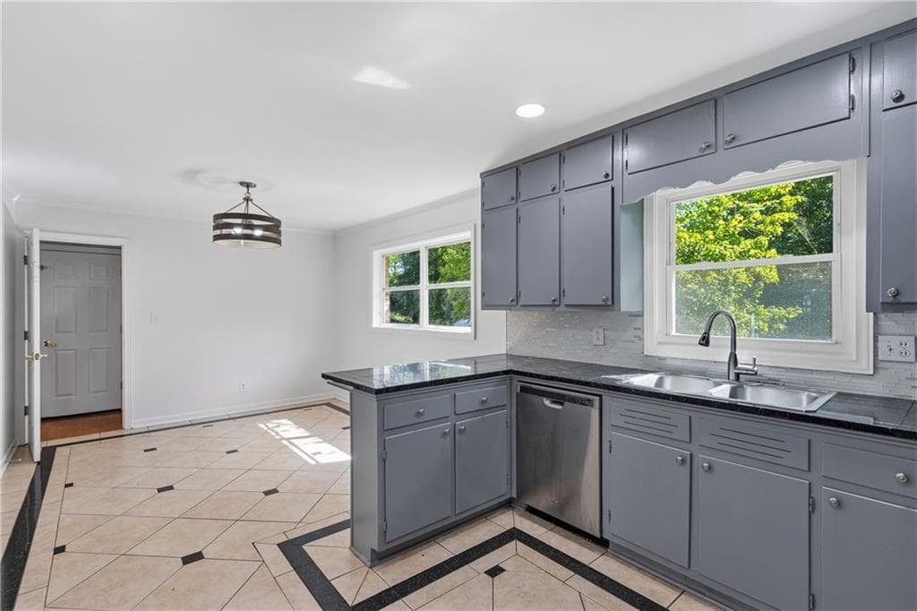 4 bedroom, 3 bathroom, 2,296 sq ft single family residence for sale at 2741 Elkhart Circle, Marietta, GA 30064 — photo 6