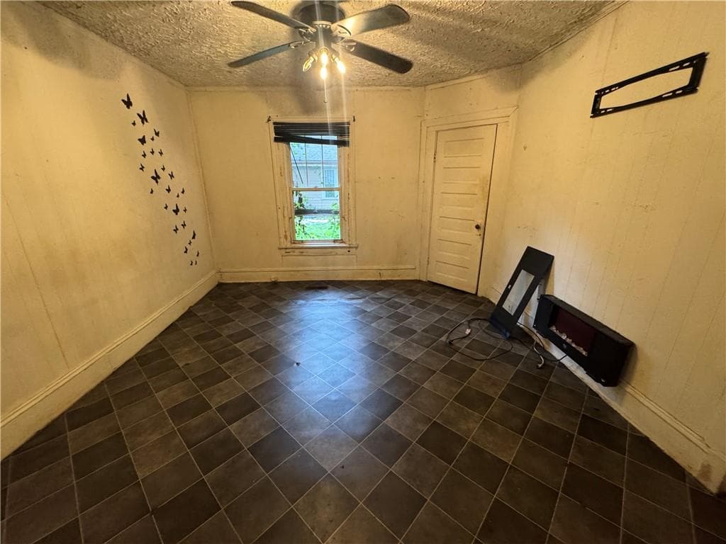 3 bedroom, 1 bathroom, 1,481 sq ft single family residence for sale at 2072 Beech Avenue, Macon, GA 31204 — photo 4