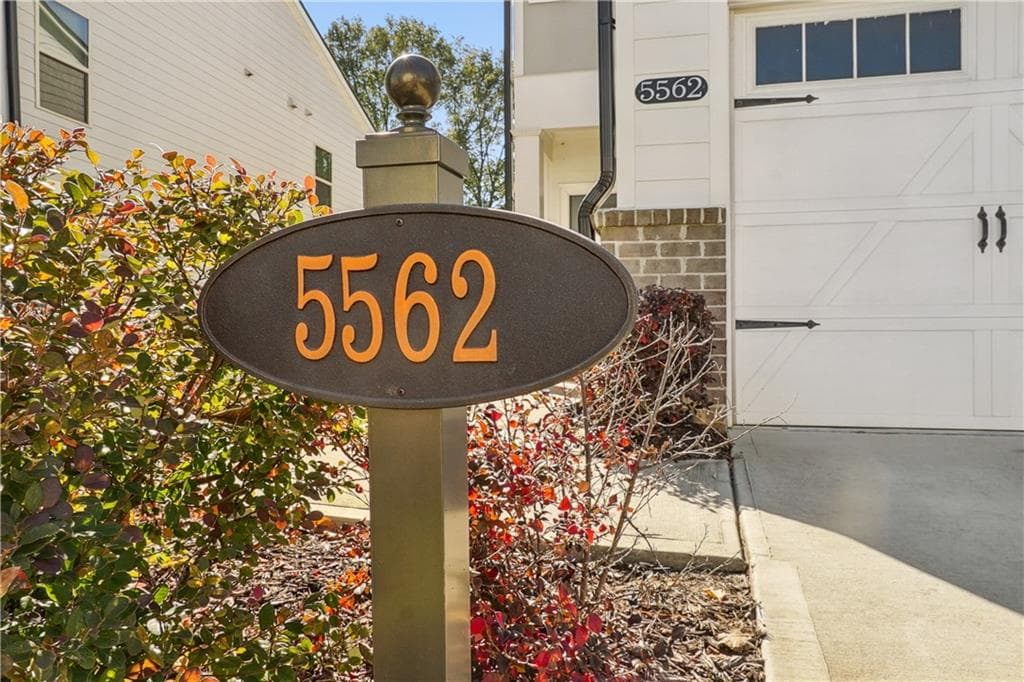 3 bedroom, 3 bathroom, 1,762 sq ft townhouse for rent at 5562 Plain Field Lane, Lilburn, GA 30047 for $2,299 a month — photo 2
