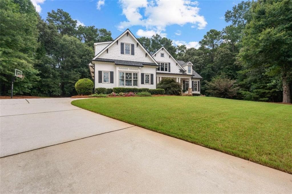 5 bedroom, 7 bathroom, 6,025 sq ft single family residence for sale at 120 Crystal Court, Tyrone, GA 30290 — photo 3