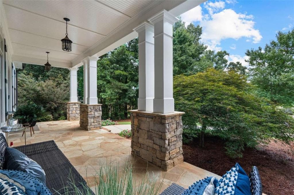 5 bedroom, 7 bathroom, 6,025 sq ft single family residence for sale at 120 Crystal Court, Tyrone, GA 30290 — photo 6
