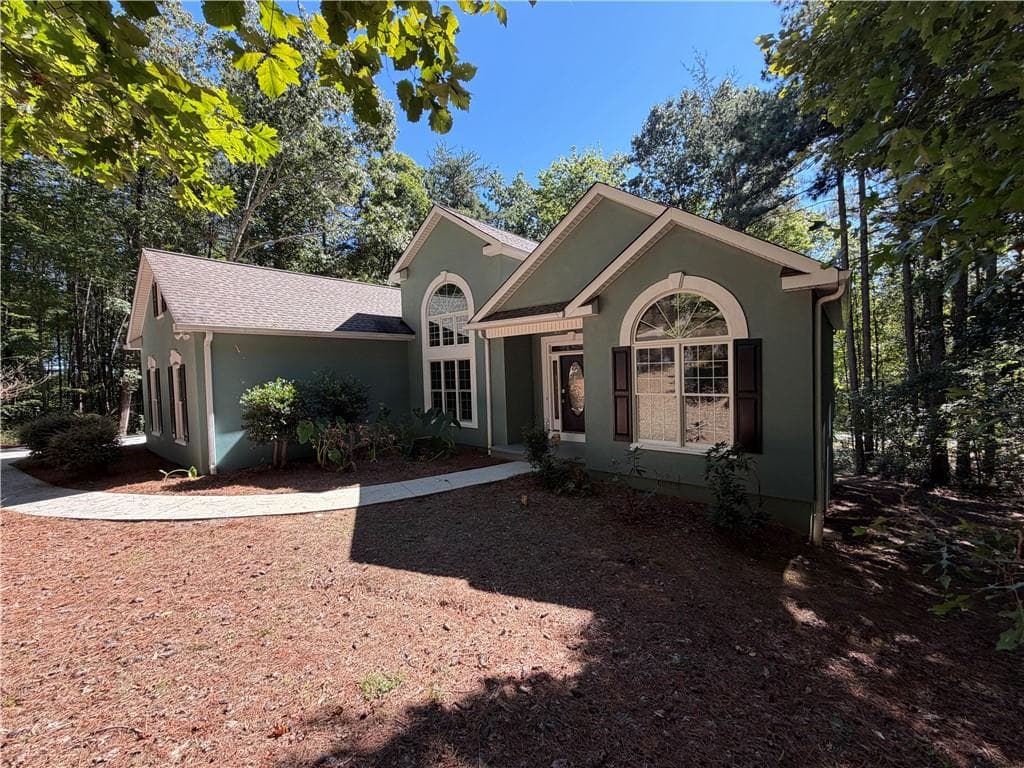 3 bedroom, 2 bathroom, 1,850 sq ft single family residence for sale at 940 Cider Ridge Court, Clarkesville, GA 30523