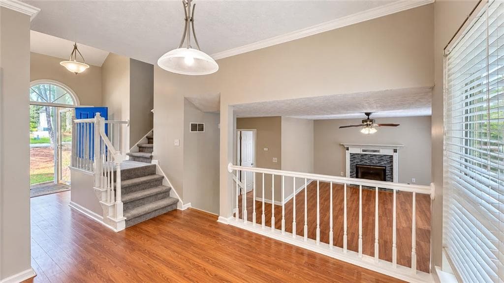 3 bedroom, 3 bathroom, 2,025 sq ft single family residence for sale at 20 Bartlett Drive, Sharpsburg, GA 30277 — photo 2