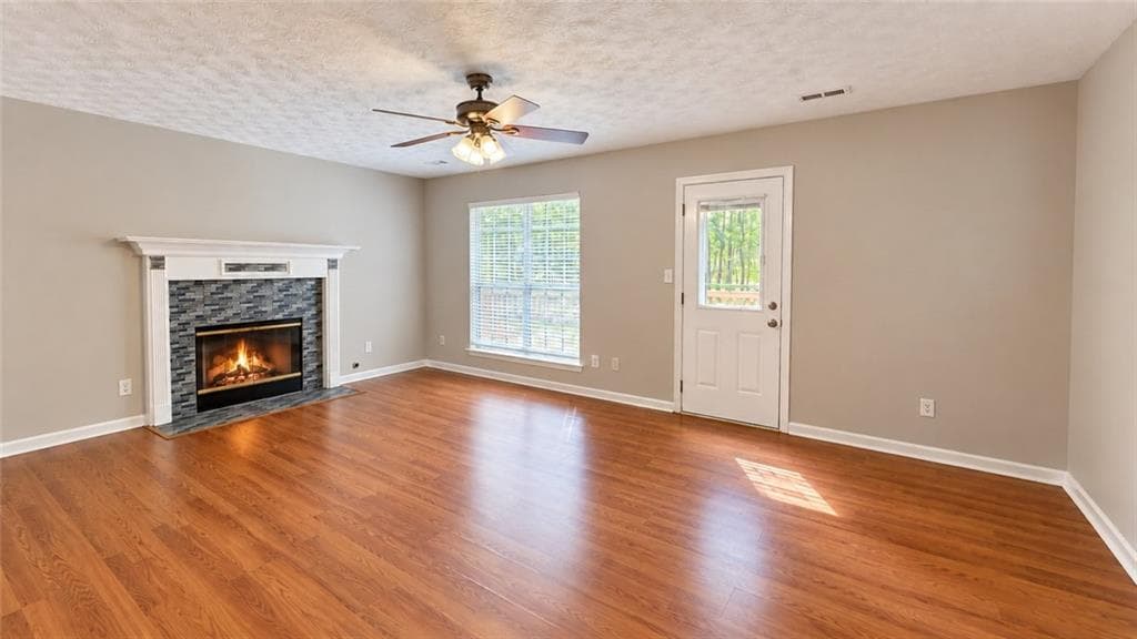 3 bedroom, 3 bathroom, 2,025 sq ft single family residence for sale at 20 Bartlett Drive, Sharpsburg, GA 30277 — photo 10