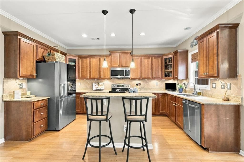 2 bedroom, 3 bathroom, 2,595 sq ft townhouse for sale at 1607 Waters Edge Trail, Roswell, GA 30075 — photo 10