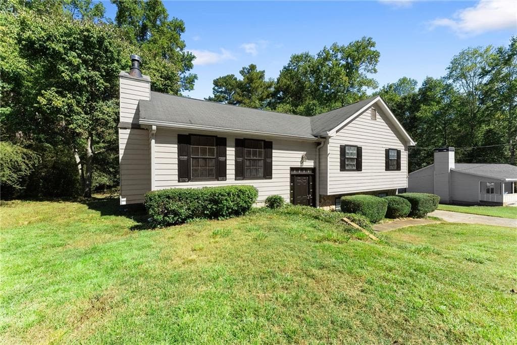 6 bedroom, 5 bathroom, 2,488 sq ft single family residence for sale at 6959 Deaton Henry Road, Flowery Branch, GA 30542 — photo 4