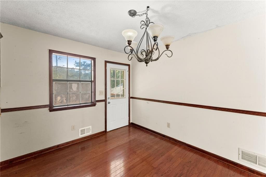 6 bedroom, 5 bathroom, 2,488 sq ft single family residence for sale at 6959 Deaton Henry Road, Flowery Branch, GA 30542 — photo 9