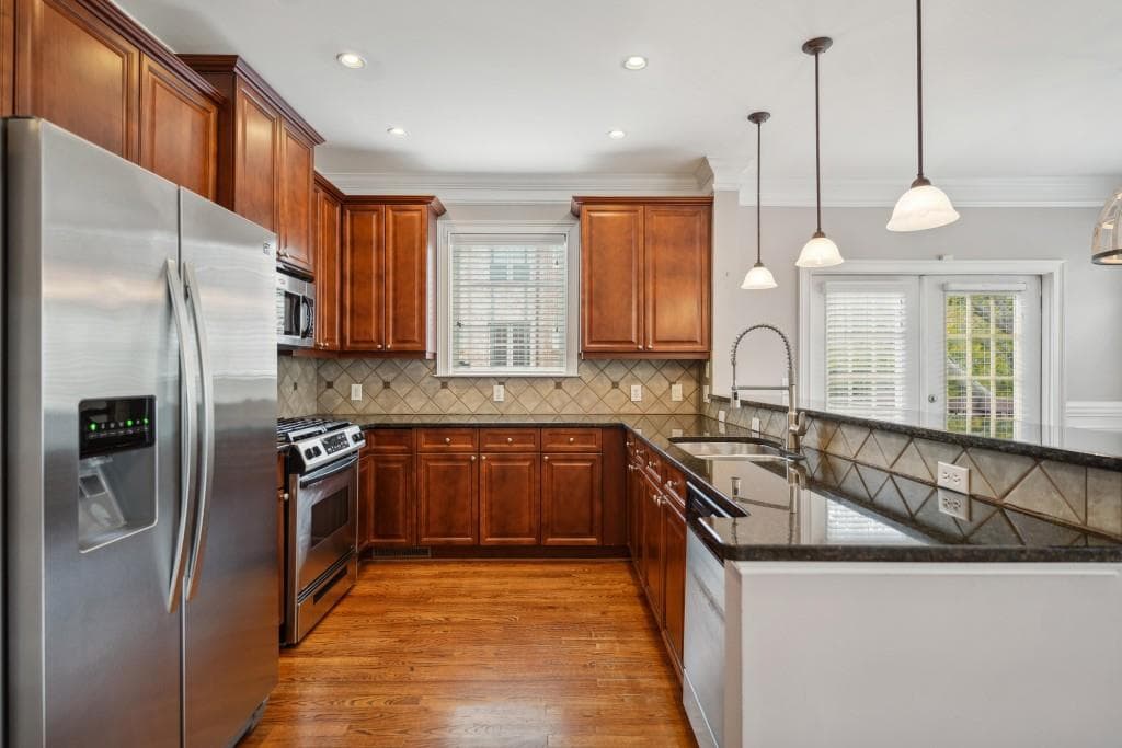 2 bedroom, 3 bathroom, 1,887 sq ft townhouse for rent at 3775 Ashford Creek Avenue, Brookhaven, GA 30319 for $3,250 a month — photo 4
