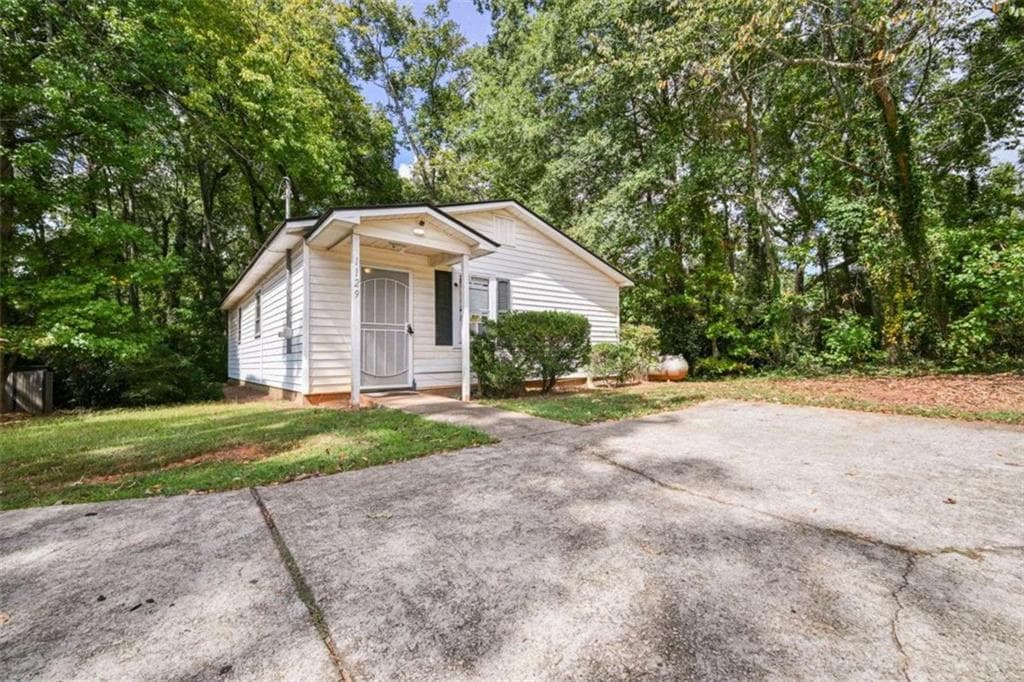 3 bedroom, 1 bathroom, 900 sq ft single family residence for sale at 1129 Ext W College Street, Griffin, GA 30224 — photo 2