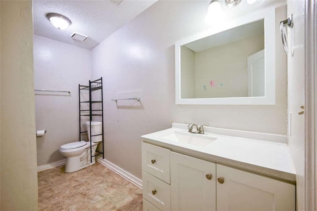 3 bedroom, 1 bathroom, 900 sq ft single family residence for sale at 1129 Ext W College Street, Griffin, GA 30224 — photo 8