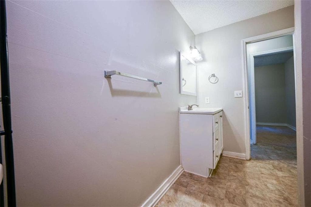 3 bedroom, 1 bathroom, 900 sq ft single family residence for sale at 1129 Ext W College Street, Griffin, GA 30224 — photo 10