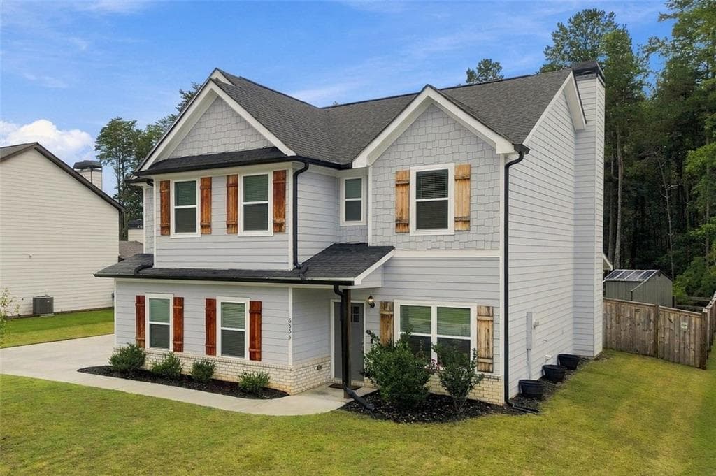 4 bedroom, 3 bathroom, 2,601 sq ft single family residence for sale at 6535 River Station Drive, Lula, GA 30554 — photo 3