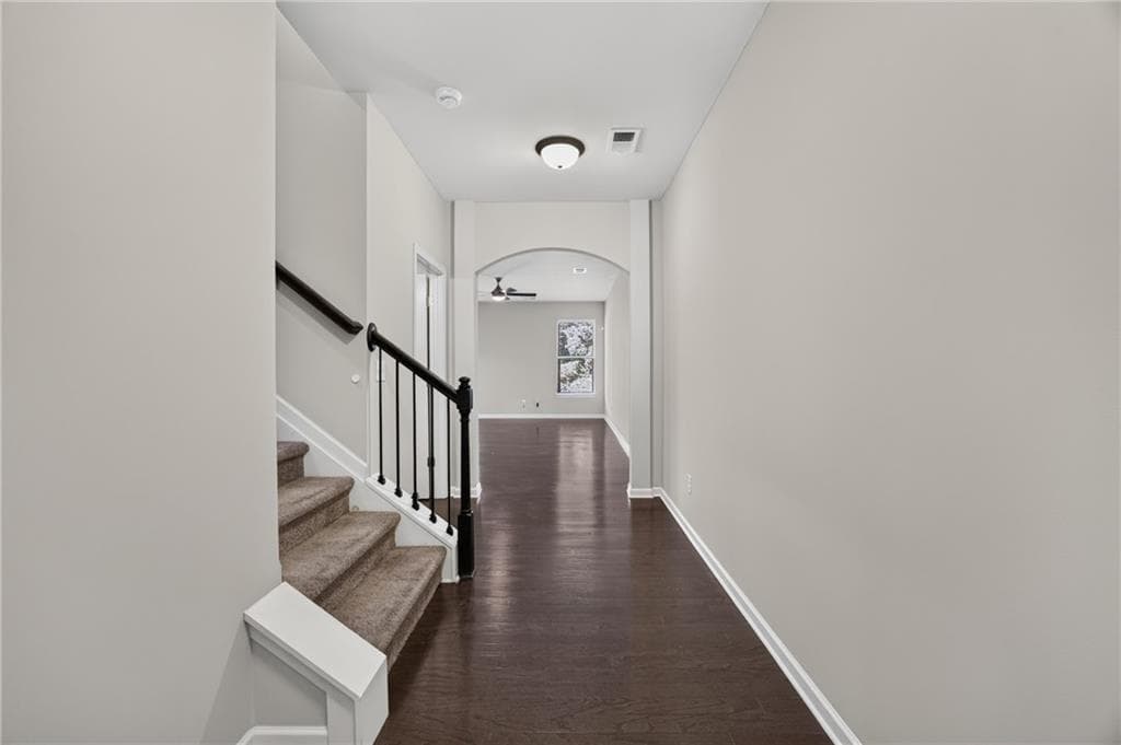 3 bedroom, 3 bathroom, 2,116 sq ft single family residence for sale at 7113 Creeksong Drive, Douglasville, GA 30134 — photo 3