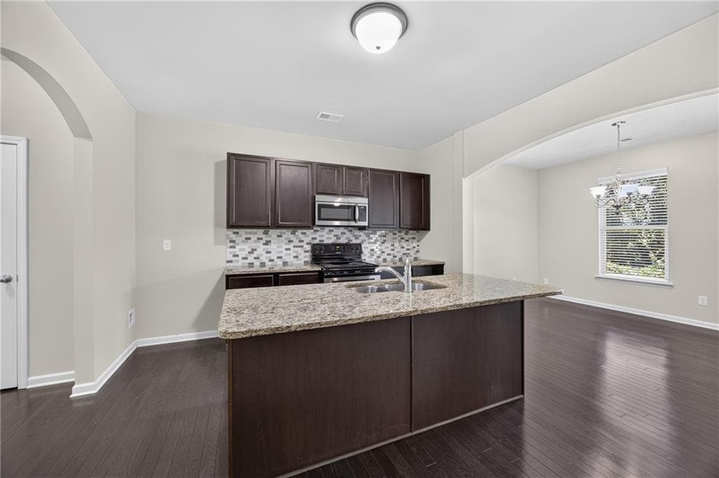 3 bedroom, 3 bathroom, 2,116 sq ft single family residence for sale at 7113 Creeksong Drive, Douglasville, GA 30134 — photo 10