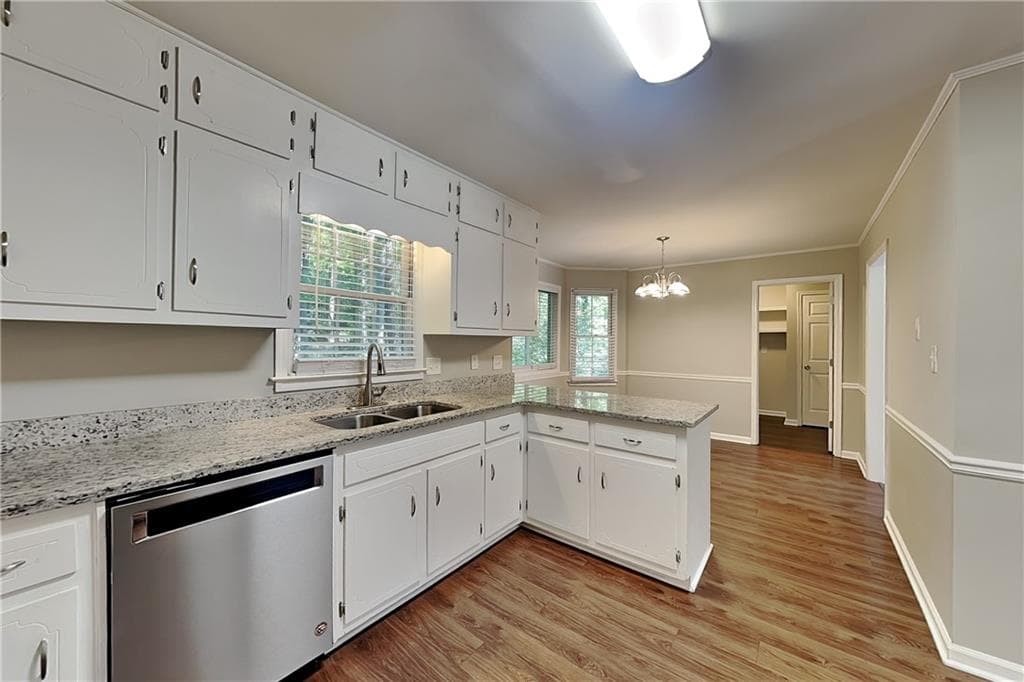 4 bedroom, 3 bathroom, 2,404 sq ft single family residence for rent at 1484 Pleasant Street, Marietta, GA 30066 for $2,740 a month — photo 4