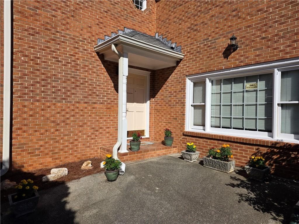 4 bedroom, 2 bathroom, 1,933 sq ft single family residence for rent at 1378 Camden Walk, Decatur, GA 30033 for $2,895 a month — photo 5