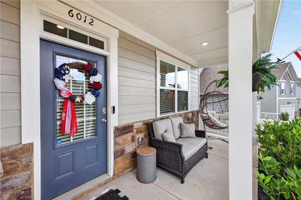 5 bedroom, 3 bathroom, 2,539 sq ft single family residence for sale at 6012 Screech Owl Drive, Flowery Branch, GA 30542 — photo 2