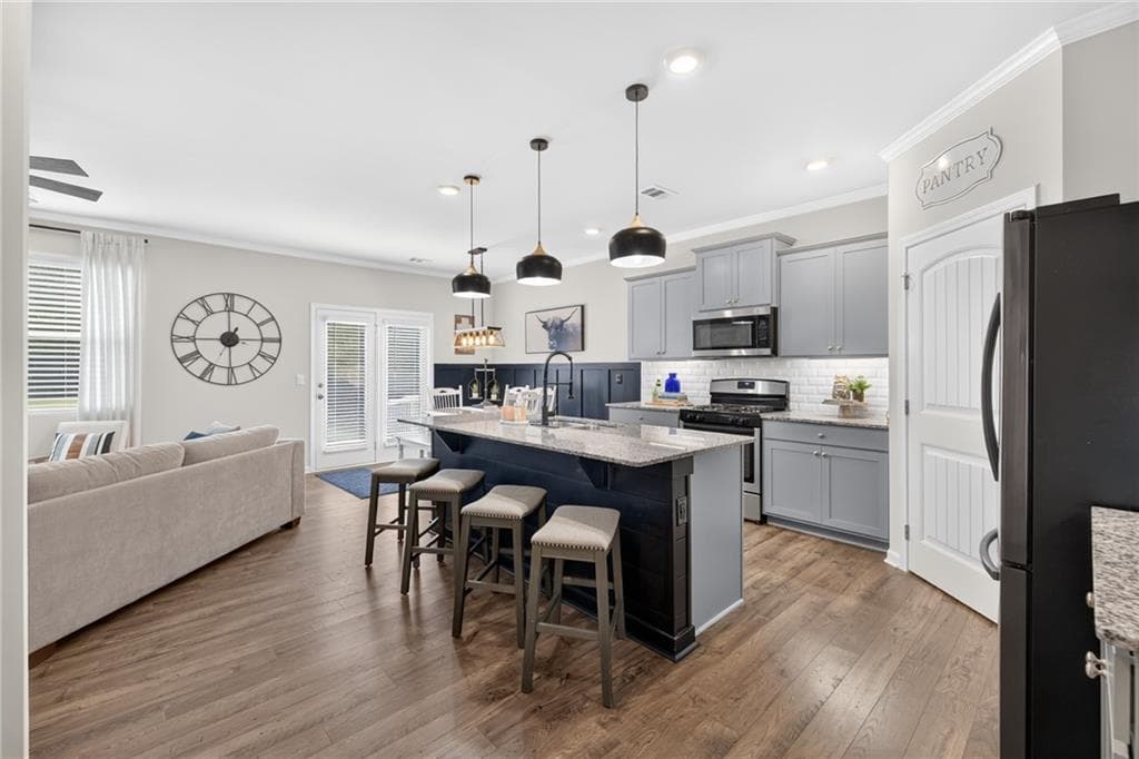 5 bedroom, 3 bathroom, 2,539 sq ft single family residence for sale at 6012 Screech Owl Drive, Flowery Branch, GA 30542 — photo 5