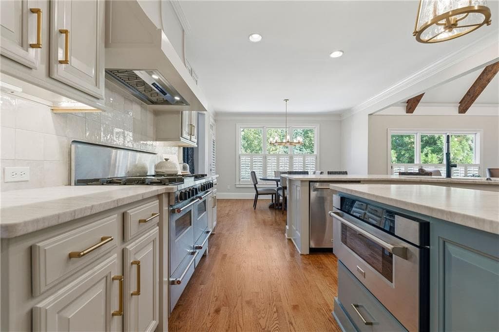 6 bedroom, 7 bathroom, 4,729 sq ft single family residence for sale at 3995 Cooks Farm Drive, Kennesaw, GA 30152 — photo 2