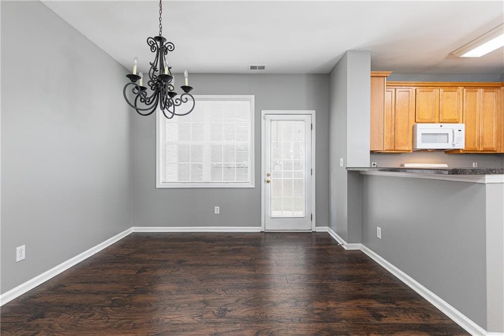 3 bedroom, 3 bathroom, 1,672 sq ft townhouse for rent at 1306 Guilderoy Court 5, Austell, GA 30106 for $2,250 a month — photo 7