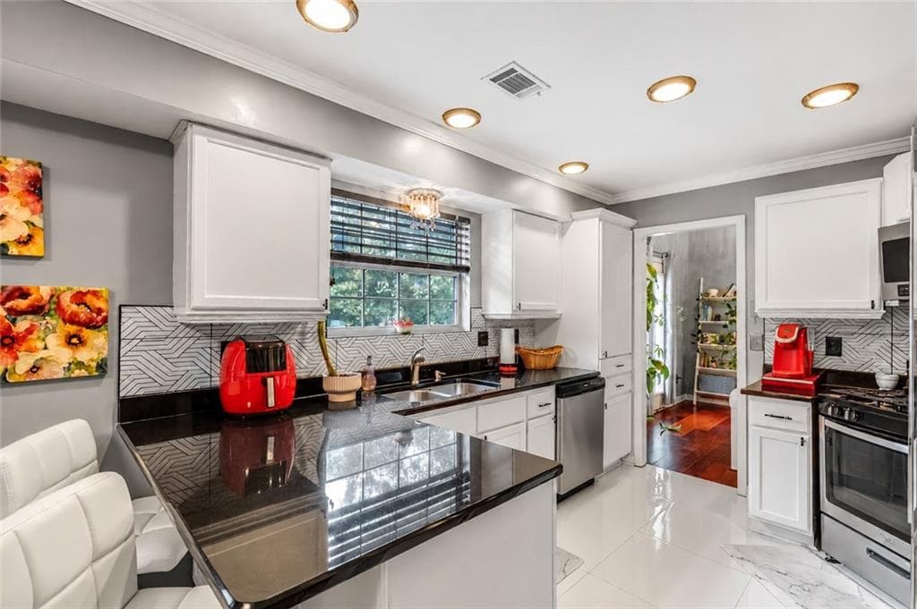 3 bedroom, 3 bathroom, 1,491 sq ft single family residence for sale at 5902 Brookside Drive, Mableton, GA 30126 — photo 10