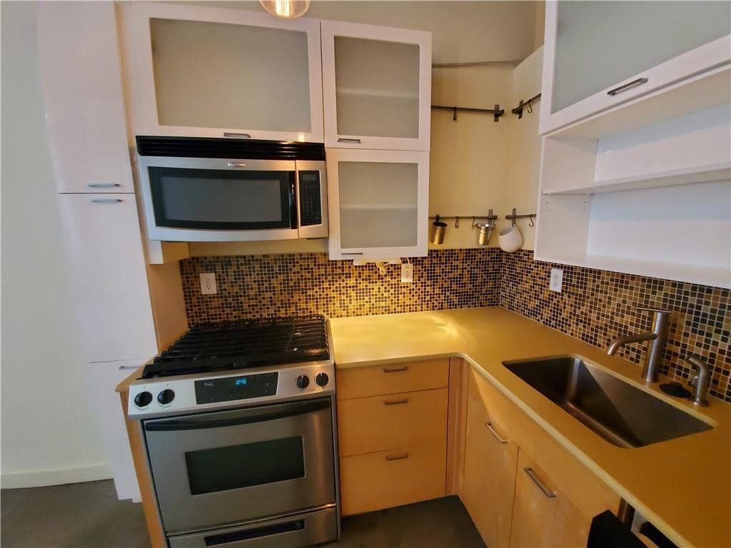 1 bedroom, 1 bathroom, 994 sq ft condominium for rent at 170 Boulevard H-214, Atlanta, GA 30312 for $2,195 a month — photo 5