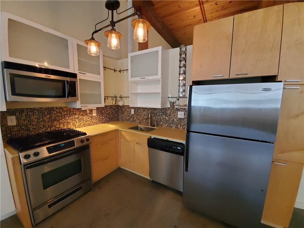 1 bedroom, 1 bathroom, 994 sq ft condominium for rent at 170 Boulevard H-214, Atlanta, GA 30312 for $2,195 a month — photo 6