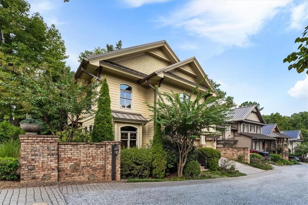5 bedroom, 5 bathroom, 4,089 sq ft single family residence for sale at 105 Weatherford Place, Roswell, GA 30075 — photo 7