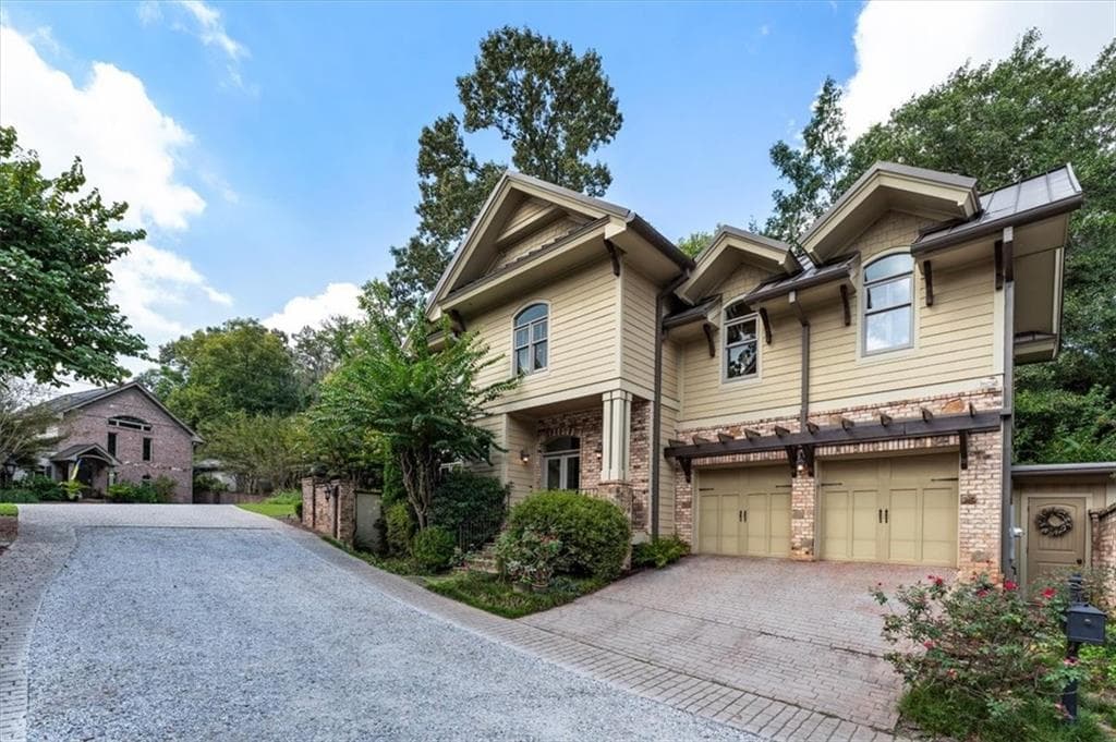 5 bedroom, 5 bathroom, 4,089 sq ft single family residence for sale at 105 Weatherford Place, Roswell, GA 30075 — photo 8