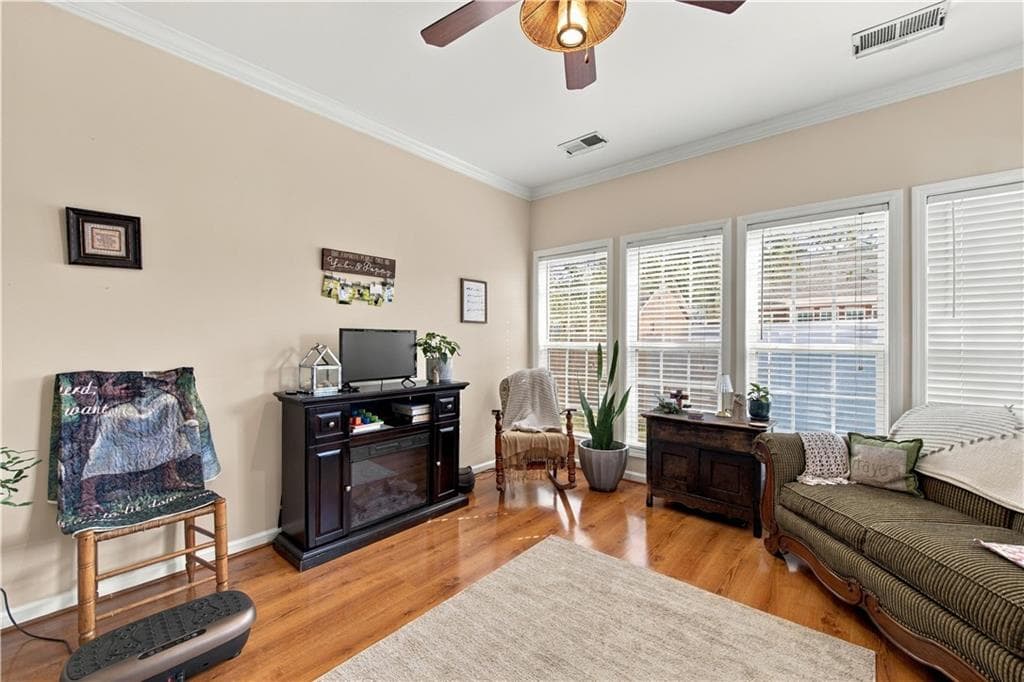 3 bedroom, 2 bathroom, 1,860 sq ft townhouse for sale at 131 Regency Row, Calhoun, GA 30701 — photo 6